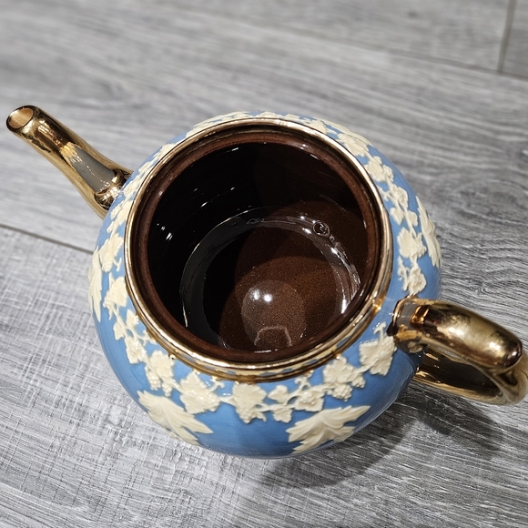 🌟 MAKE OFFER  Vintage Gibsons Staffordshire Blue Raised leaf Teapot Wedgwood 🐕 - Picture 6 of 9